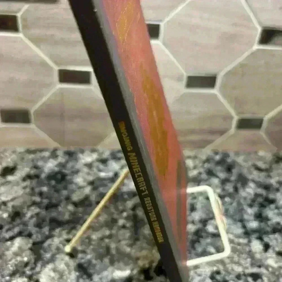 Lot of 2 Minecraft Books - Essential Handbook & Redstone Handbook - Picture 3 of 15